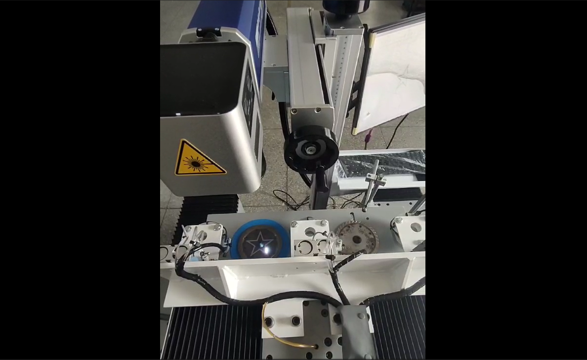 Saw blade auto marking machine