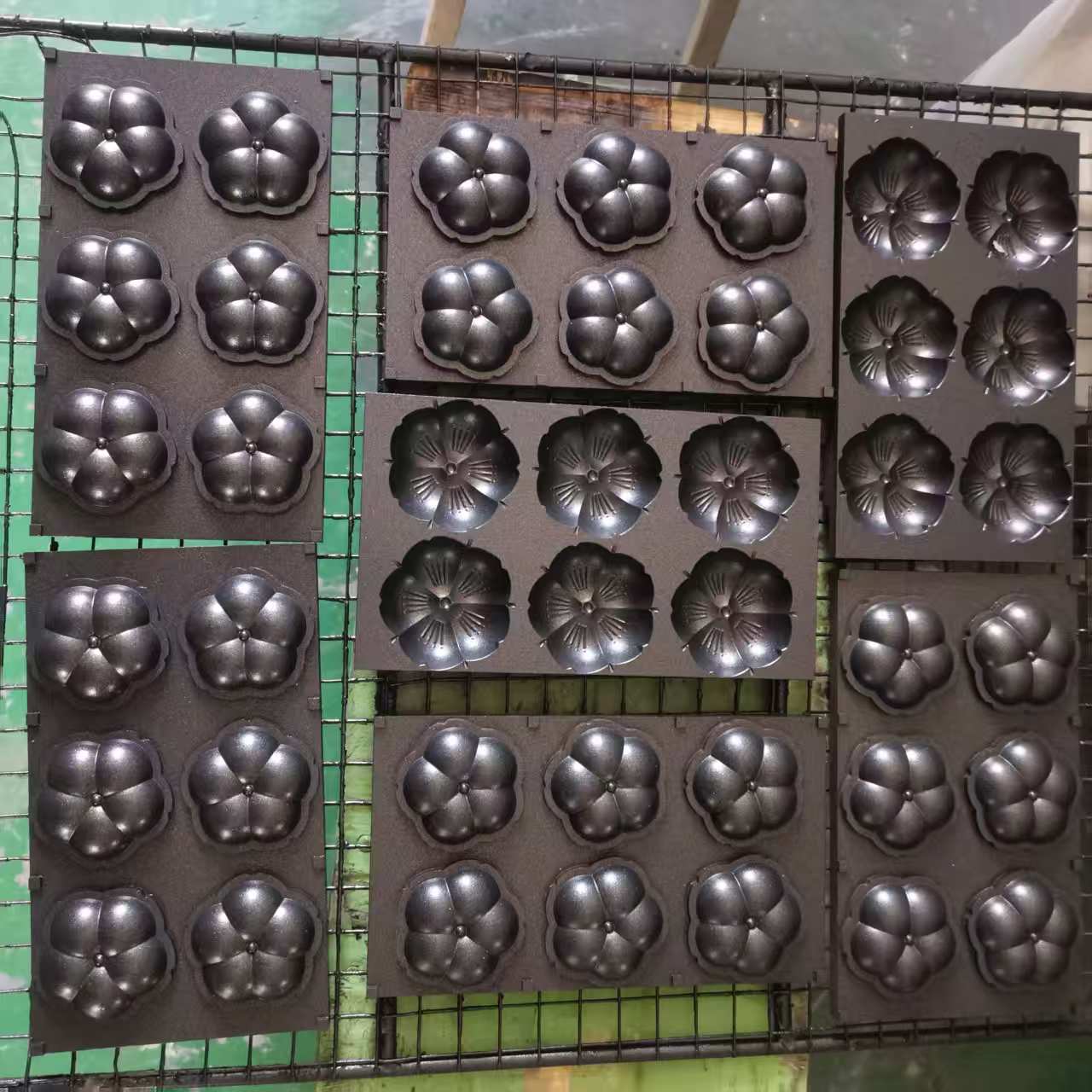 Pastry baking mould